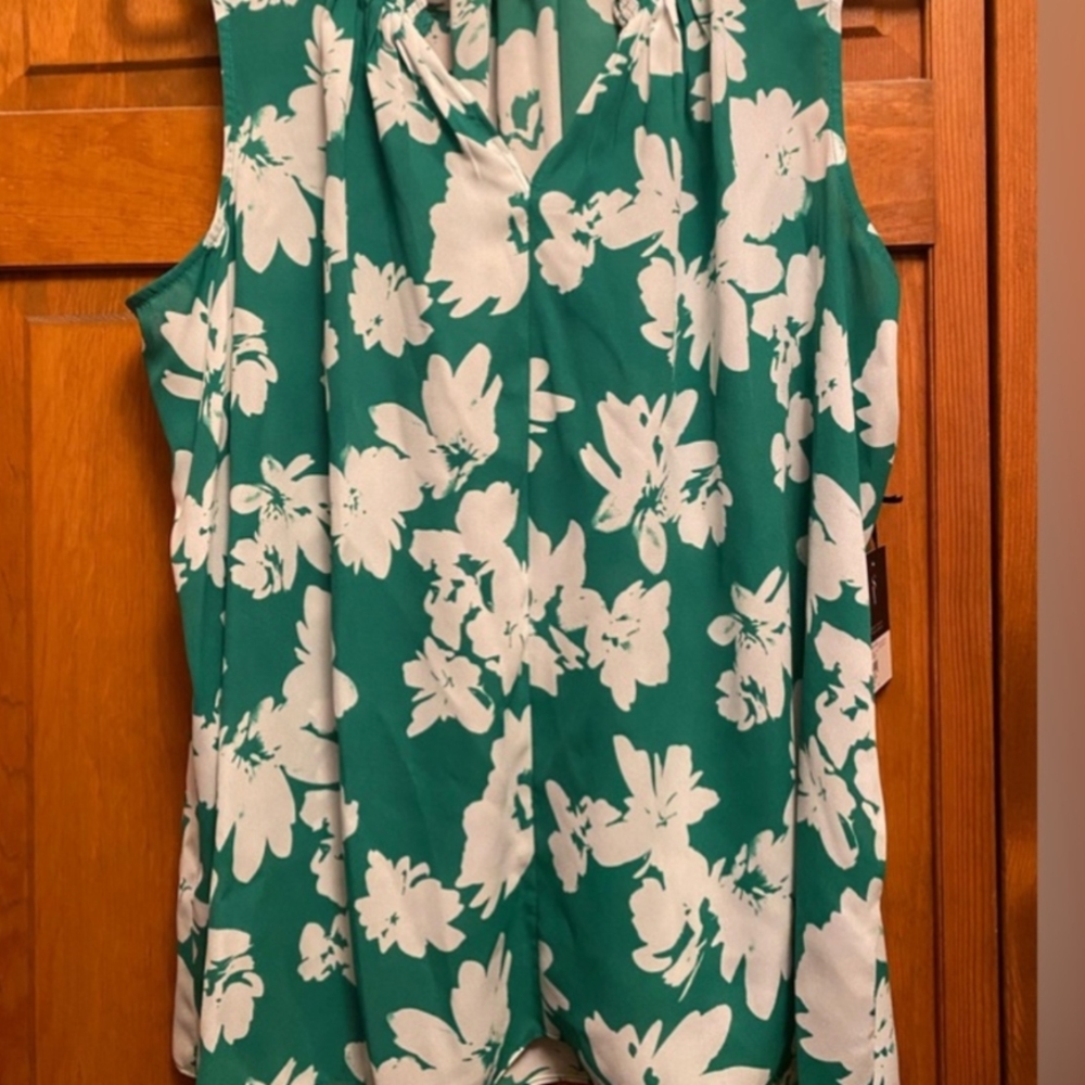 Simply Vera Vera Wang Green and White Blouse Size XXL
